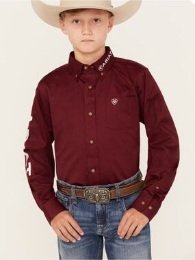 Ariat Men's Maroon Long-Sleeve Western Shirt